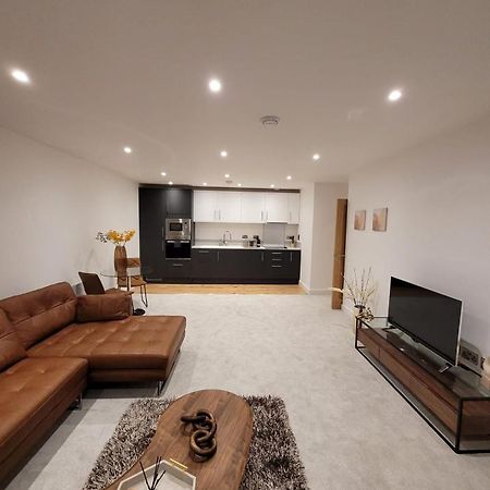Luxury 1 Bed Apartment In The Centre Of Rochester Wainscot Экстерьер фото