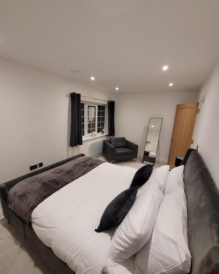 Luxury 1 Bed Apartment In The Centre Of Rochester Wainscot Экстерьер фото