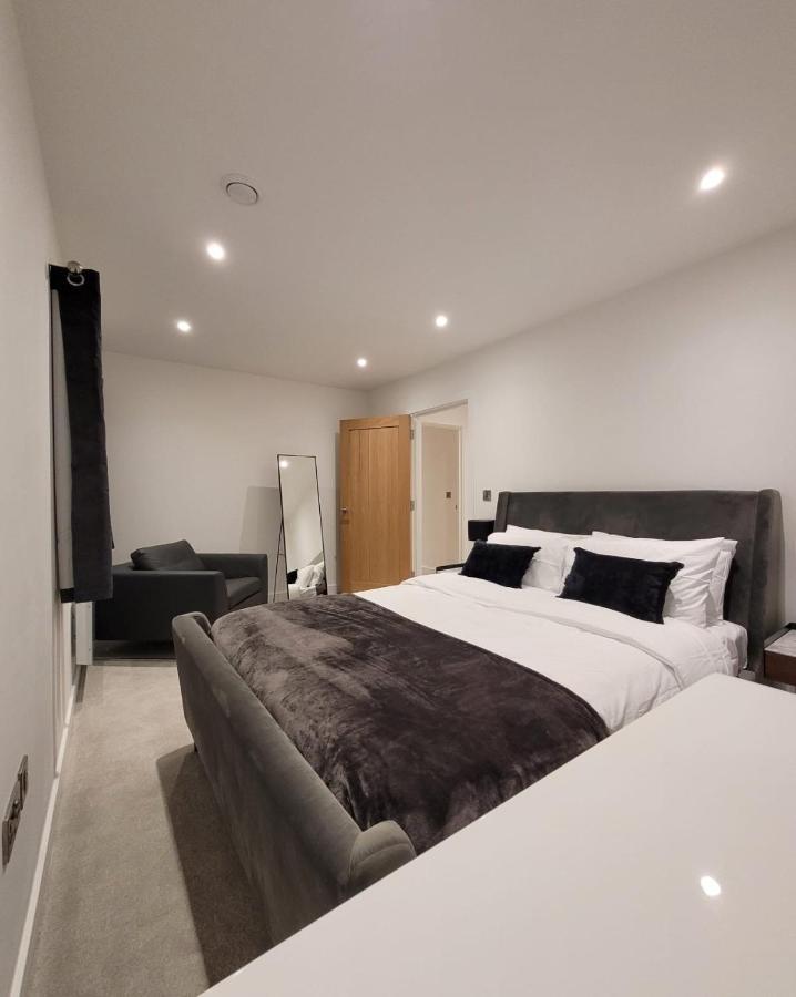 Luxury 1 Bed Apartment In The Centre Of Rochester Wainscot Экстерьер фото