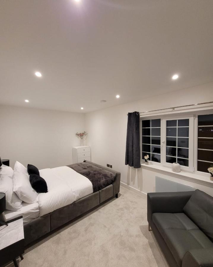 Luxury 1 Bed Apartment In The Centre Of Rochester Wainscot Экстерьер фото