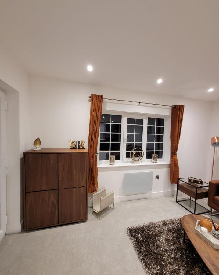 Luxury 1 Bed Apartment In The Centre Of Rochester Wainscot Экстерьер фото
